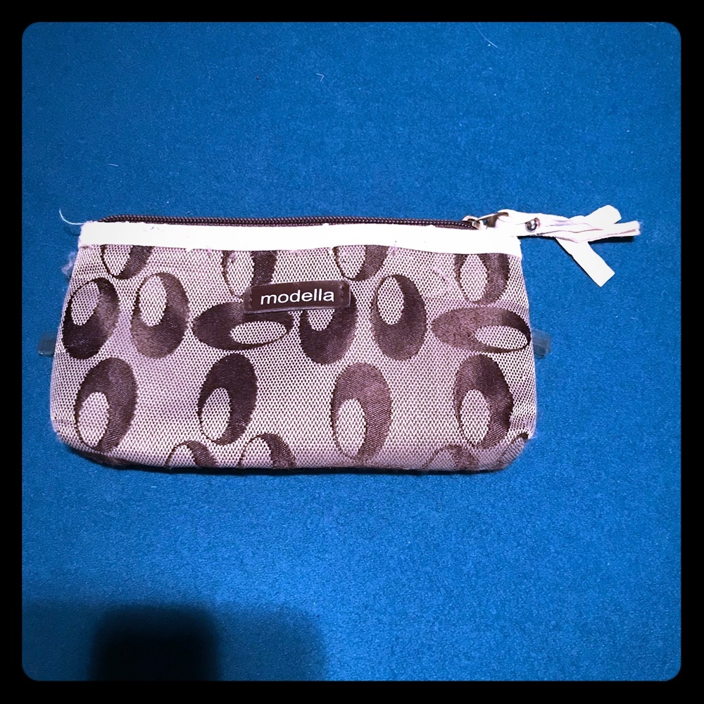 Modella change purse